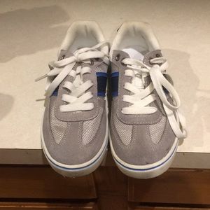 Boys like new euc youth size 1 penguin brand